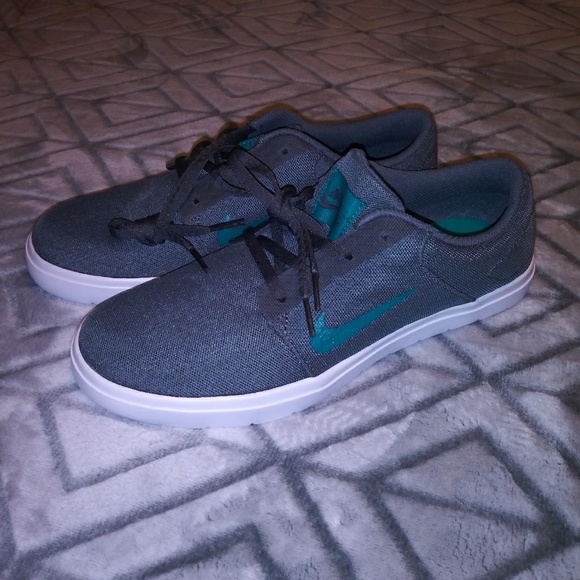 New Nike SB Sneakers - Picture 4 of 4